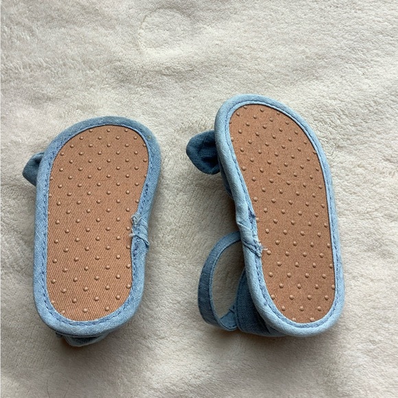 Old Navy Blue Bow Tie Sandals 6 to 12 Months 6-12M - Picture 4 of 4